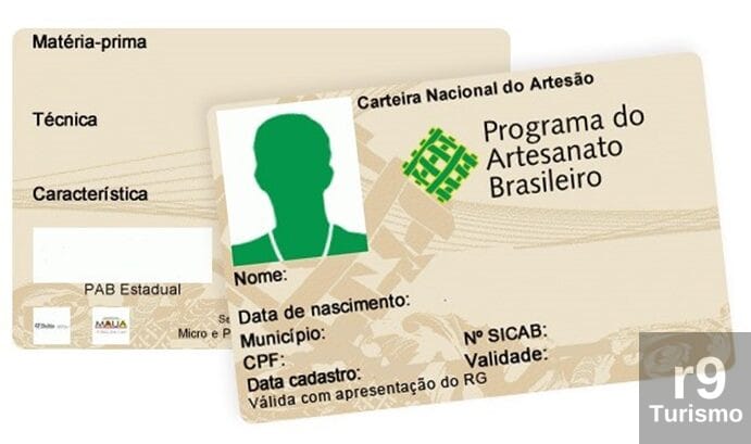 Artesãos Cubatenses recebem carteirinha profissional