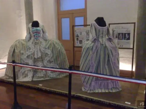 Mongaguá SP Recebe Exposição ‘200 anos de Moda Francesa – 1750 a 1950’