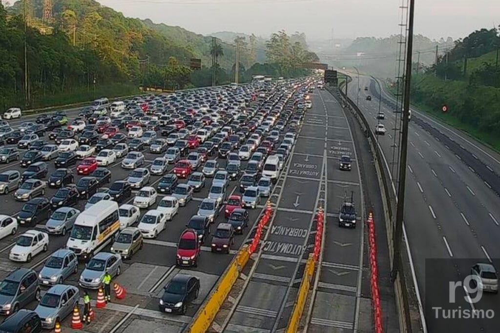 Praias do litoral de São Paulo já estão lotadas para o Réveillon 2011