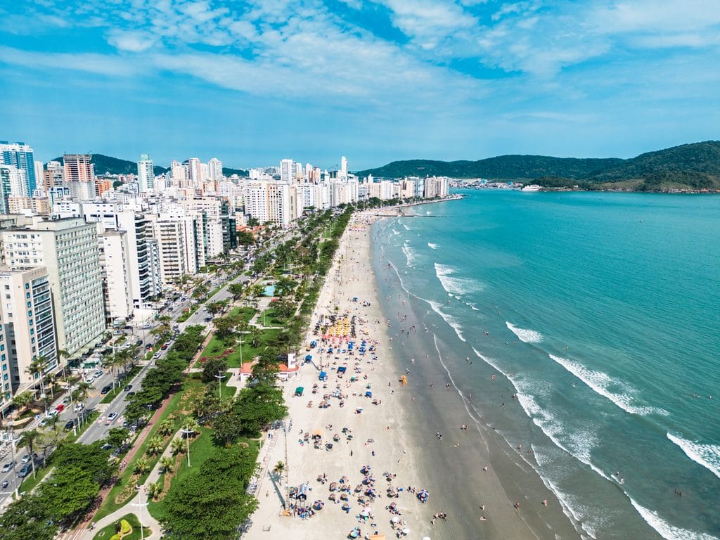 Santos (SP) está se renovando sem perder a “memória”, diz presidente da Embratur
