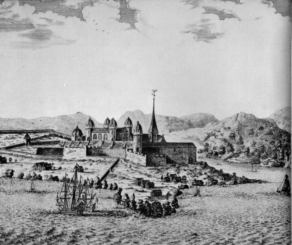 Fonte: Wikicommons. Disponível em: https://pt.wikipedia.org/wiki/Feitoria#/media/Ficheiro:ElminaCastle1668.jpg. Acesso em: 9 jun. 2022 .