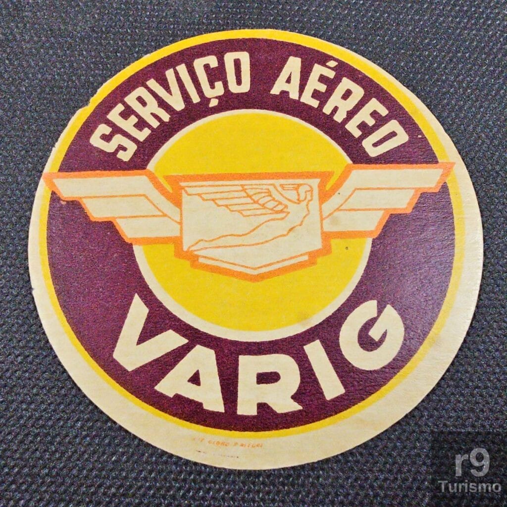 Relíquia da Aviação: A História por Trás das Etiquetas de Bagagem Vintage da VARIG