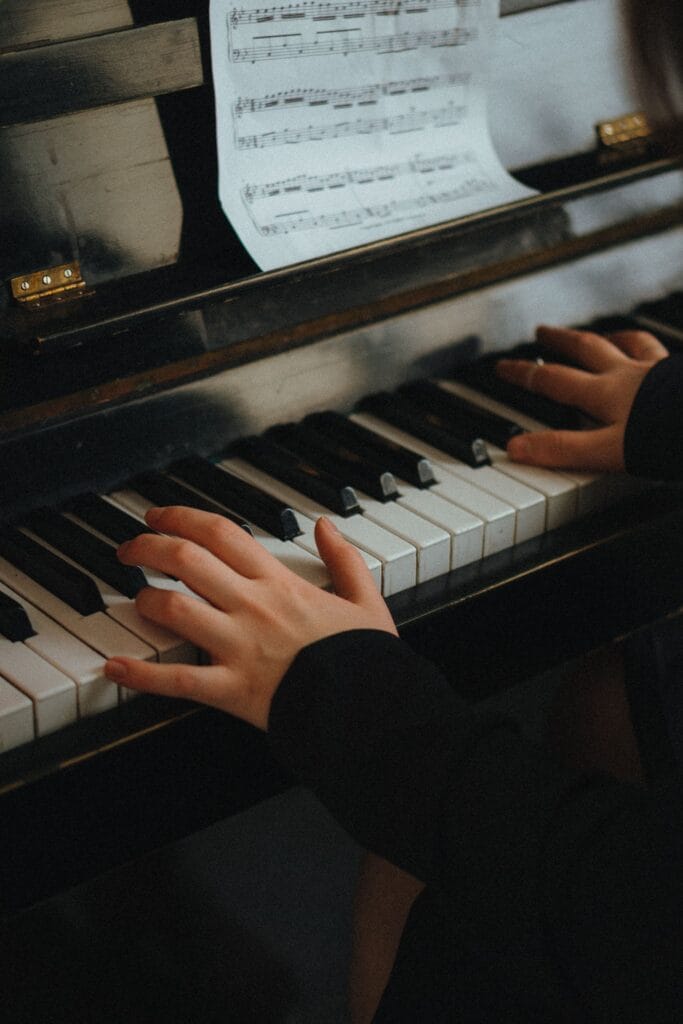 Pianista Belga Mireille Gleizes se Apresenta na Pinacoteca Benedicto Calixto